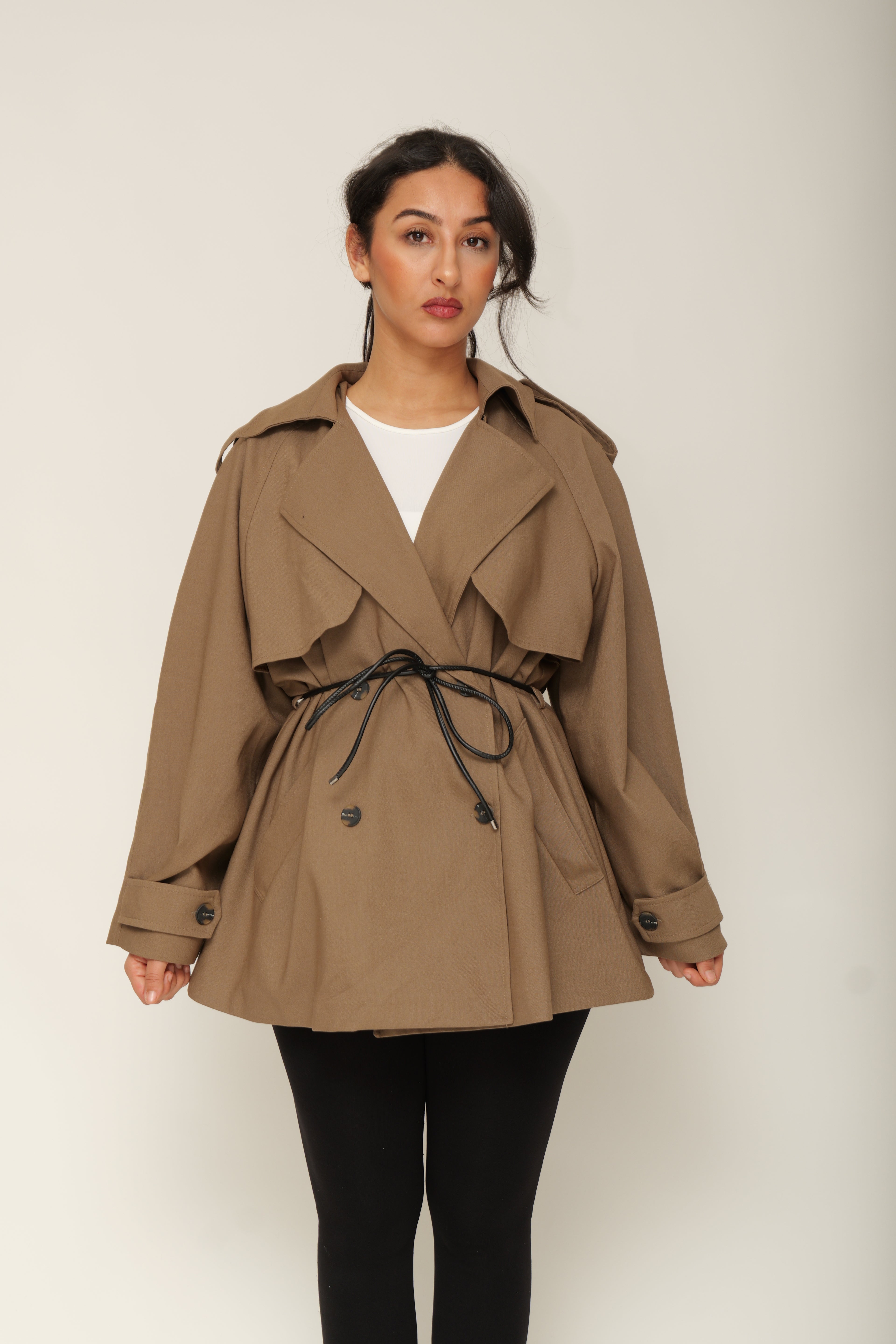 Trench court à double boutonnage