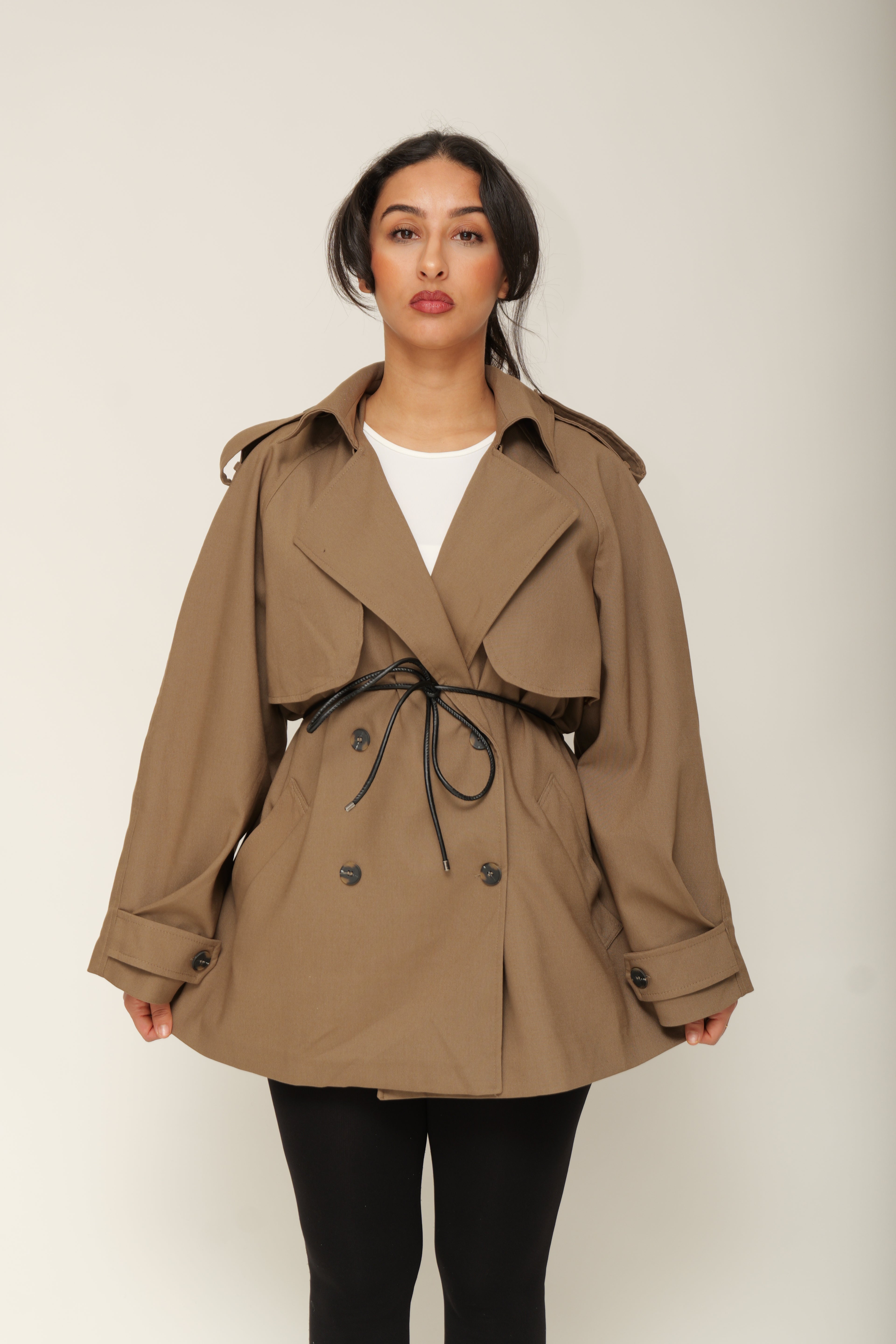 Trench court à double boutonnage
